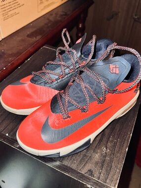 Nike Red and Black Low-Top Basketball Shoes with White Sole